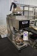 Bunn-O-Matic STF-20 countertop 3 pot coffee brewer with 2 pots