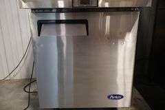 Atosa MFS8305GR portable stainless 1 lid, 1 door sandwich prep table - AS IS - not cooling