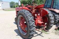 1953 McCormick Farmall Super M tractor, n/f, Newer tires, power steering, factory hydraulic, good paint, new battery, fenders, 580 PTO, s/n 29600-J