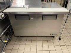 True TSSU-48-12M-8 portable 48" refrigerated prep table - 2 door - 1 lid with work space
