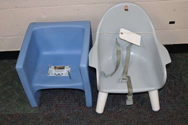 Times 2 - Booster seat & counter top high chair - missing tray