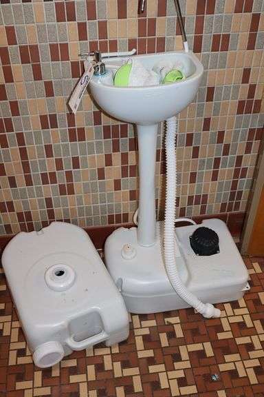 CHH grey plastic/poly hand wash station with extra water tank