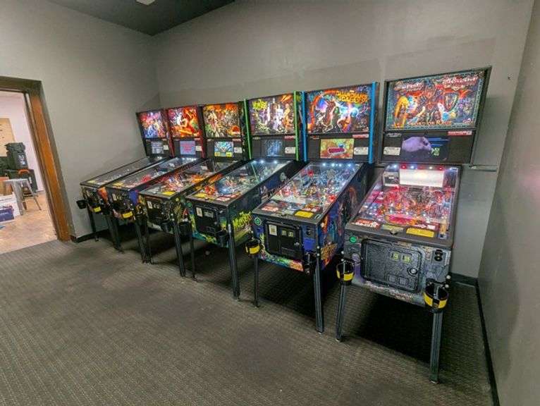 Analog Arcade Bar Online Auction