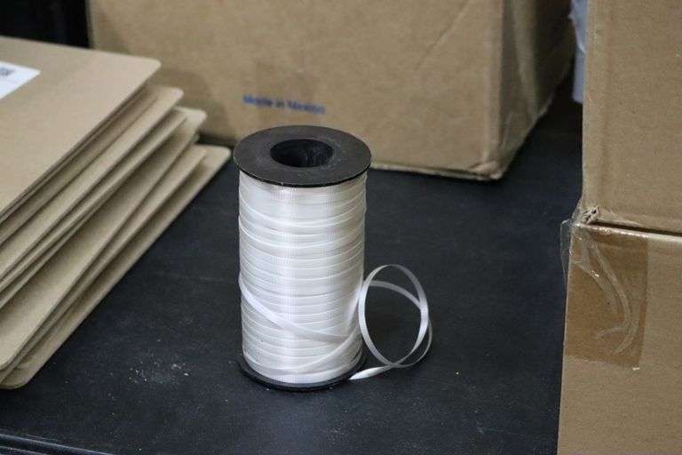 Box to go - 5 rolls of white ribbon