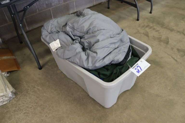 Tote to go - Assorted sleeping bags & blankets - buyer to view