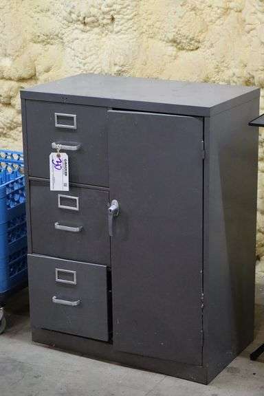 16" x 30" x 38" metal 3 drawer 1 door cabinet