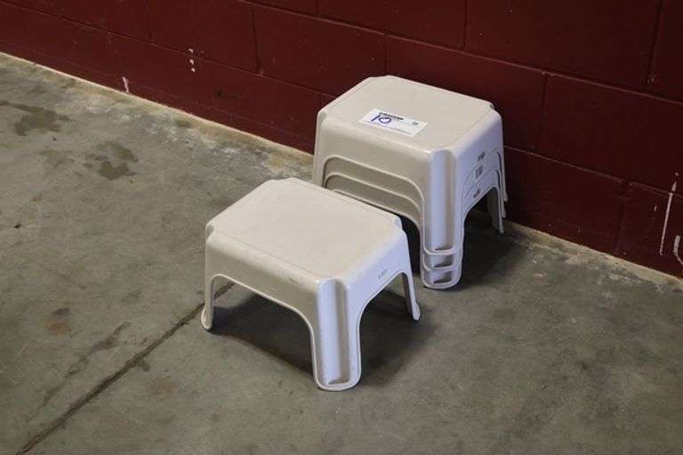 All to go - 4 tan plastic step stools