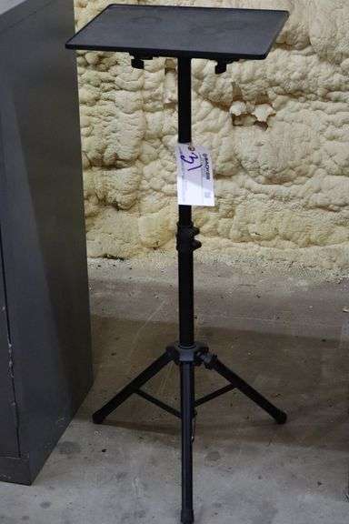 11" x 14" adjustable tripod projector stand