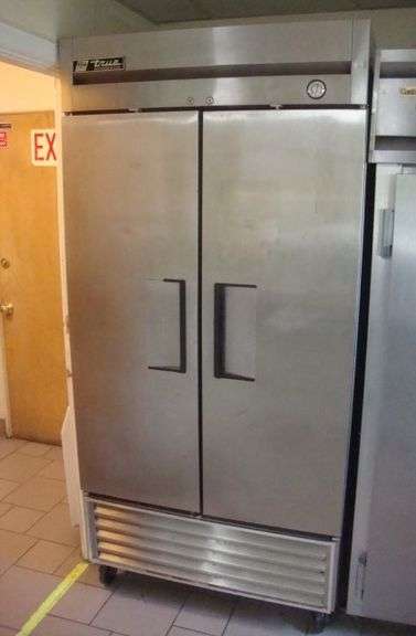 True Cooler on casters, Model T-35. NSF, approx. 40" x 30" x 83" tall, 120V