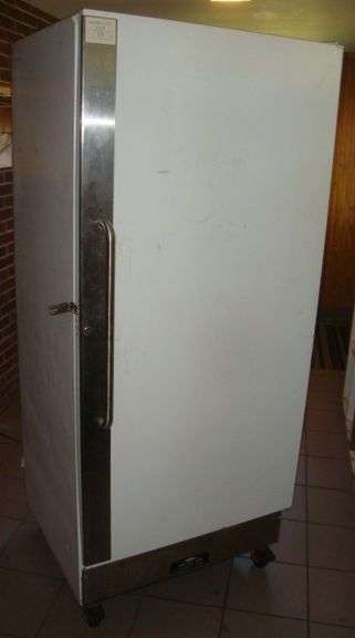 Arctic Air Freezer on casters, Model WF4, NSF, approx. 32" x 29" x 75" tall, 120V