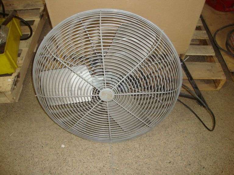 Dayton 24" Articulating Fan, Model 3C215G, 120V