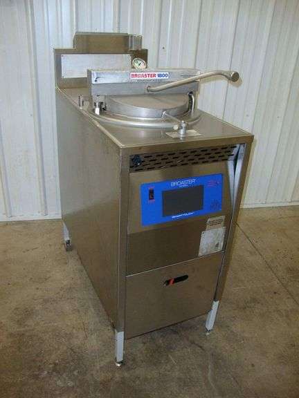 Broaster 1800G Gas Broaster w/Filtration, NSF, currently set up for natural gas, approx. 18" x 34" x 46" tall overall