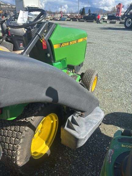 John Deere 240 Ride On Mower