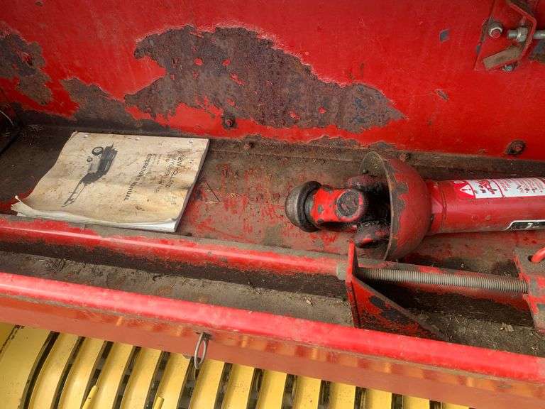 New Holland Hayliner 316 Baler