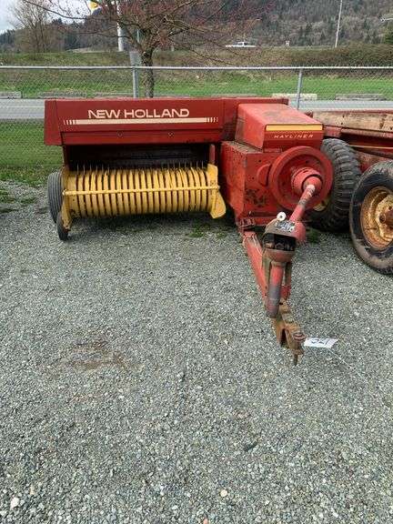 New Holland Hayliner 316 Baler