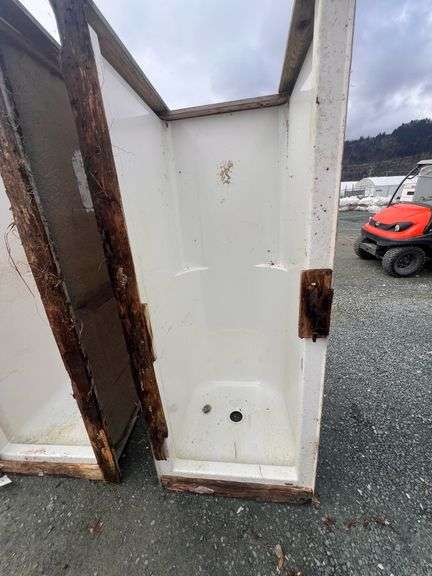Maax Single Shower - Lot of 2