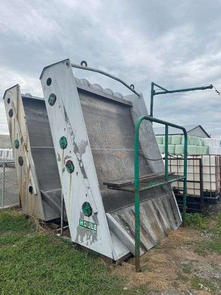 Houle Manure Slope Screen Separator (1 of 2 Available)