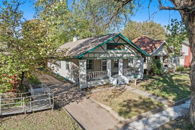 907 N Faulkner St, Wichita, KS 67203