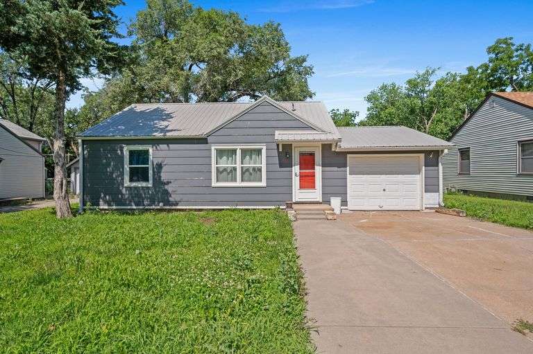 739 Audrey Dr, El Dorado, KS 67042
