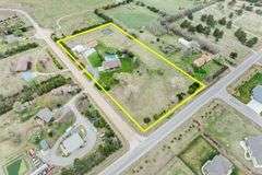 715 S Hawkins Ln, Goddard, KS 67052