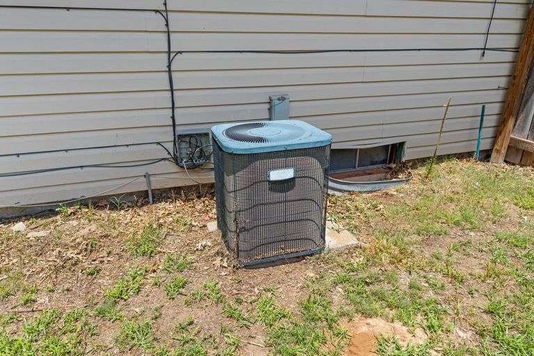 319 S Jonathan St, Maize, KS 67101