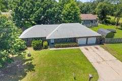 319 S Jonathan St, Maize, KS 67101