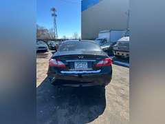 2011  INFINITI  M37