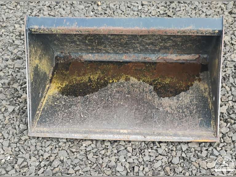 3’ Bucket Attachment For Mini Skid Steer