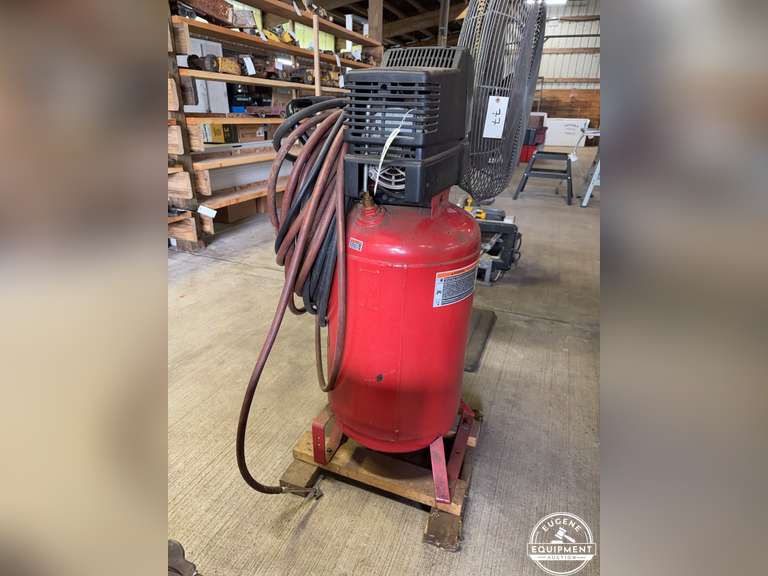 5 Hp 22 Gal Compressor w/ Air Hose