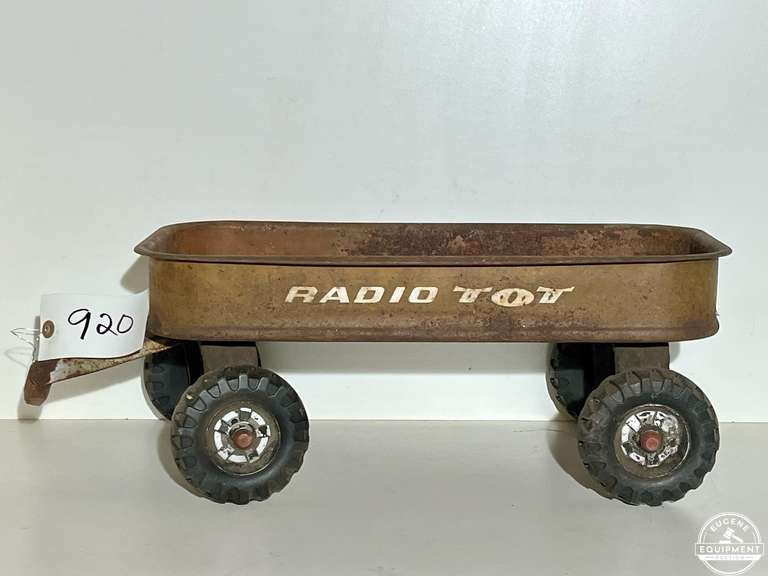 Small Radio Flyer Wagon