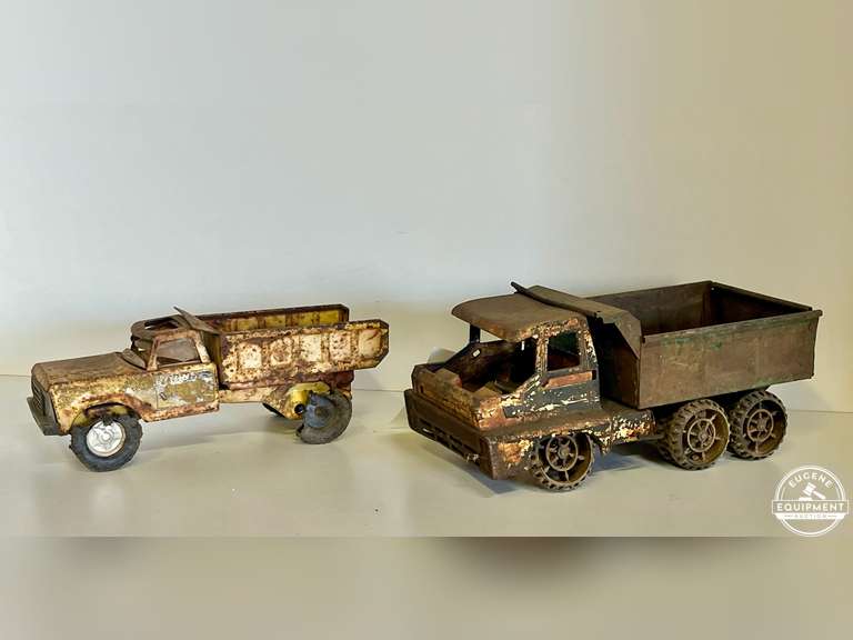 Nylint Dump Trucks