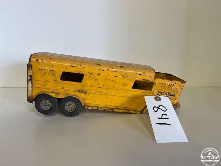 1970's ERTL Vista Doma 5th Wheel Horse Van Trailer