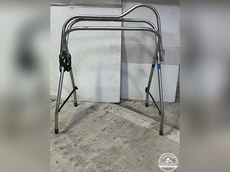Metal Saddle Stand