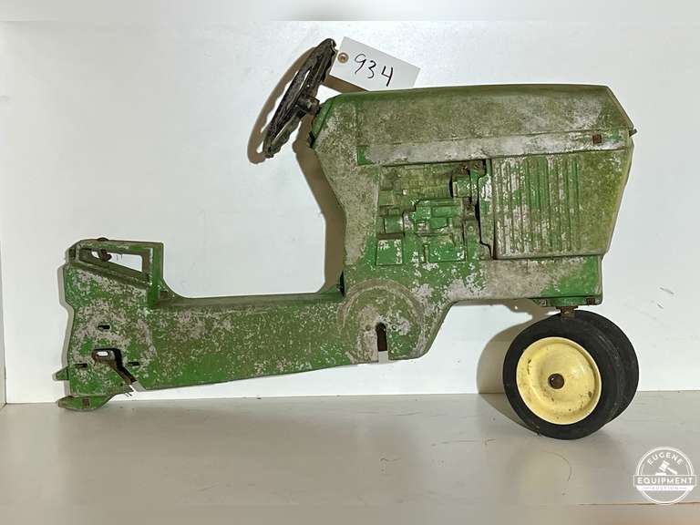 Antique John Deere Pedal Tractor