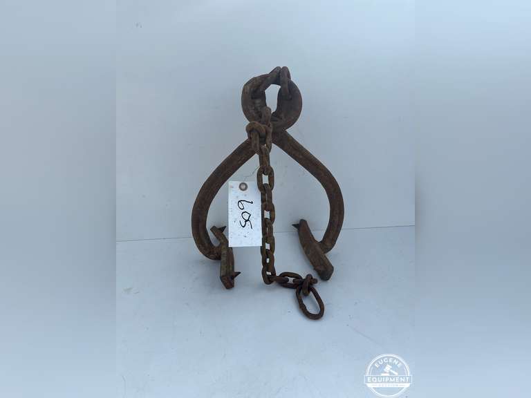 Lot of 3 Tongs