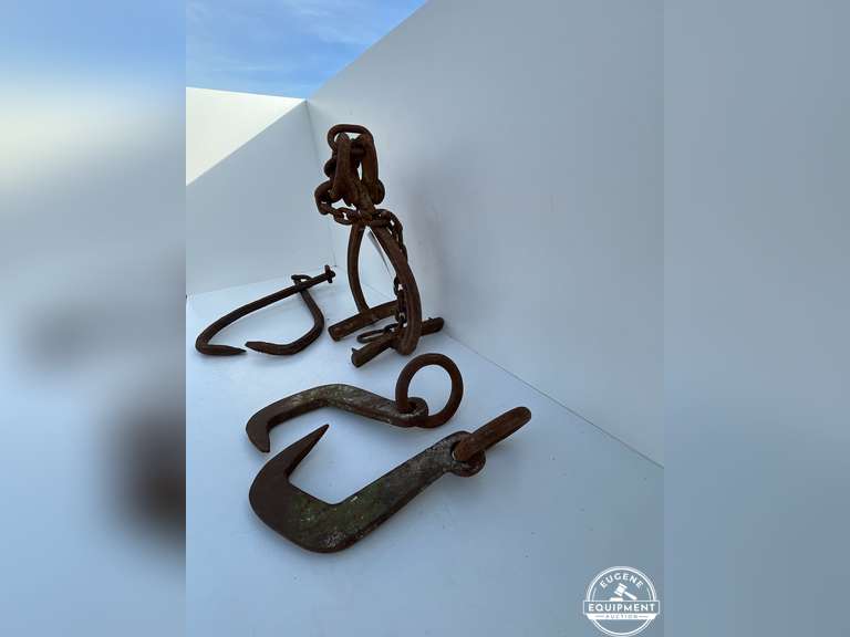 Lot of 3 Tongs