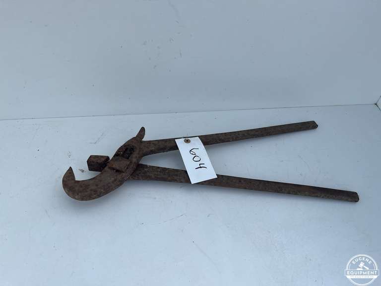 Pipe Wrench