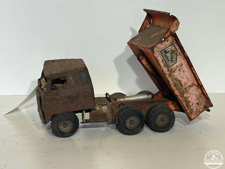 1970's ERTL International Hyd Dump Truck