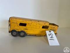 1970's ERTL Vista Doma 5th Wheel Horse Van Trailer