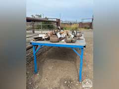 4'x8' Metal Shop Table (Without Contents)