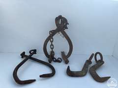 Lot of 3 Tongs