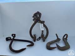 Lot of 3 Tongs