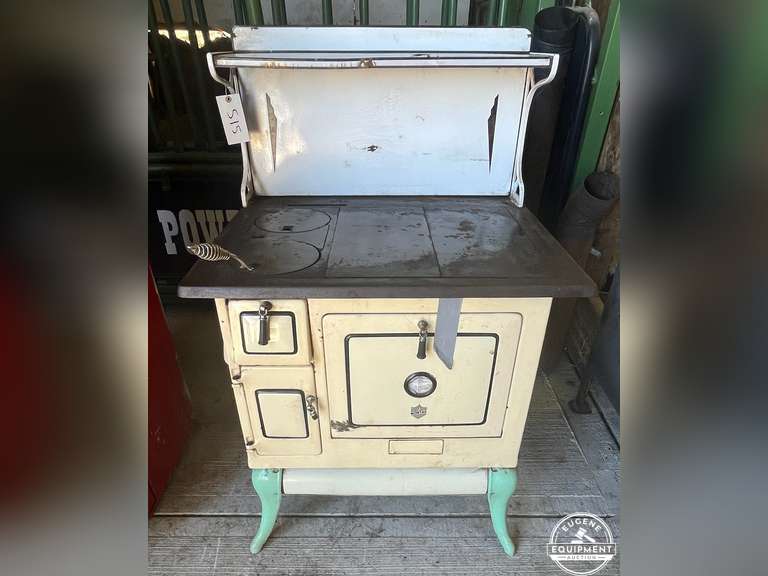 Antique Kitchen Stove
