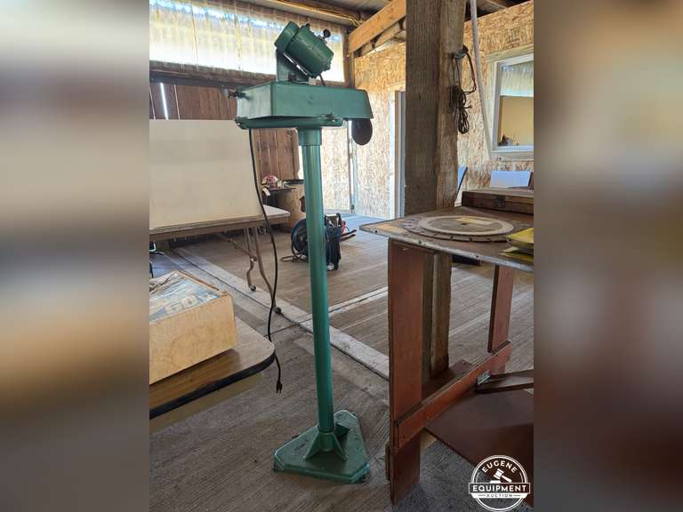 Nielsen 100-B Chainsaw Grinder