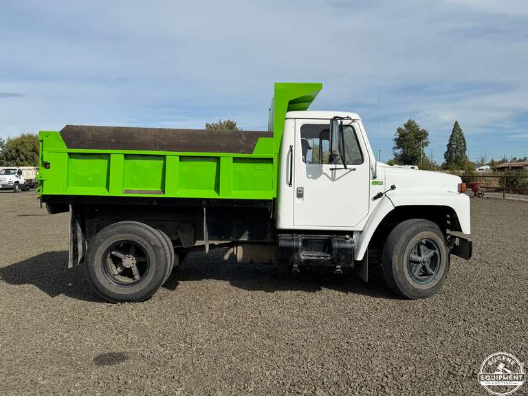 1986 International 5-Yard Dump Truck