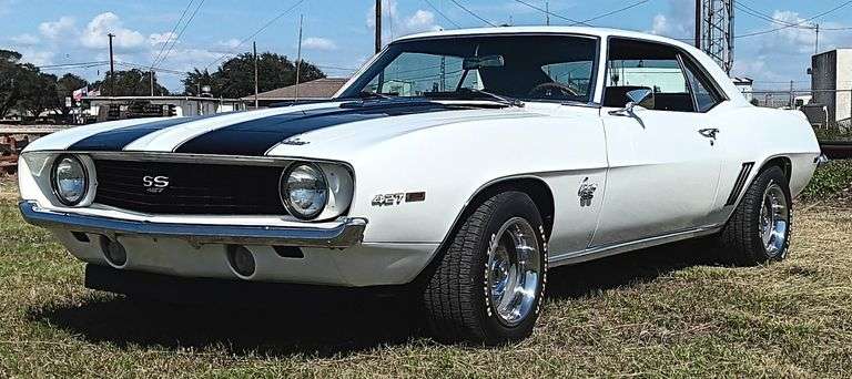 1969 Chevrolet Camaro 427 V8, 600 HP (Balanced & Blueprinted), 4 Speed, Beautiful Paint, Houndstooth Upholstery, Runs & Drives , Excellent Condition!