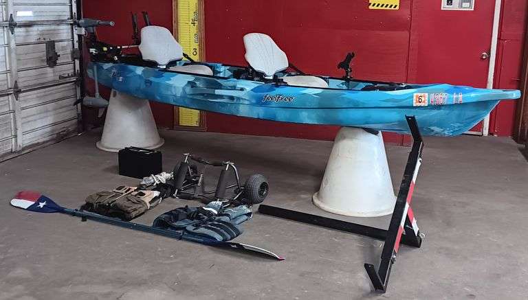 13ft Feelfree Lure II Tandem Kayak w/ Newport Vessels 55lb Thrust Trolling Motor, Good Title