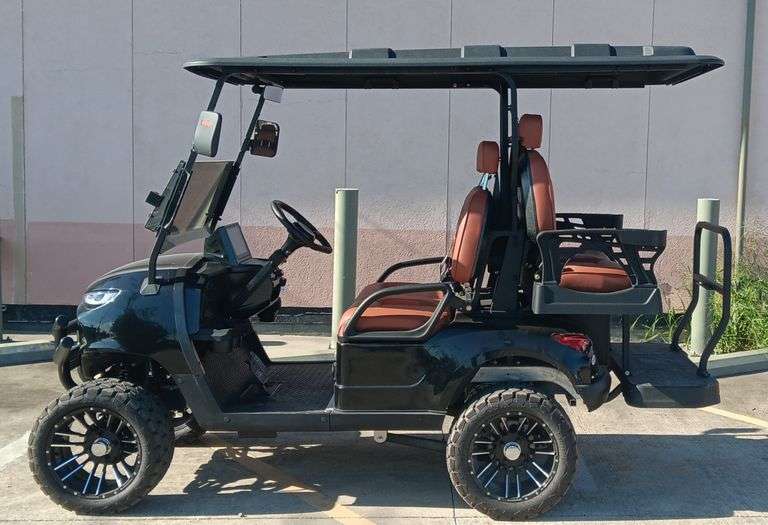 Bank Repo, 2024 Helios Lithium Electric Cart w/ 10" Multimedia Display  Compatible w/ Apple Car Play, Rear Camera, Seatbelts, Headlight, Blinkers, Rear & Side Mirrors & Charger, Runs & Drives