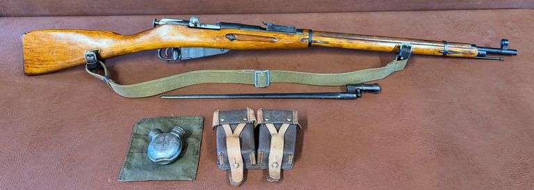 Mosin Nagant M91/30 7.62x54 Rifle w/ Bayonet, Ammo Pouch &  Oiler