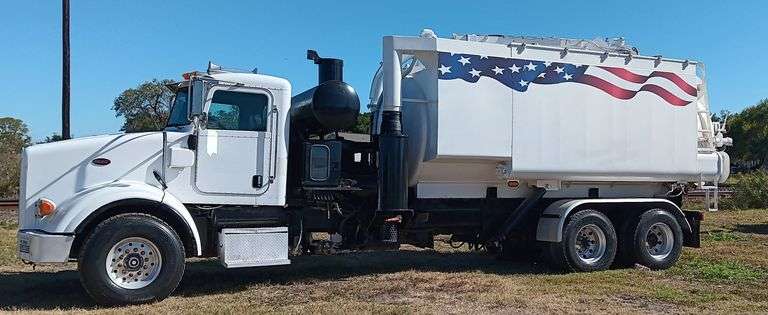 2007 Peterbilt 357 Industrial Vacuum Truck, Cummins Engine, 8 Speed Eaton Fuller Transmission, Runs & Operates